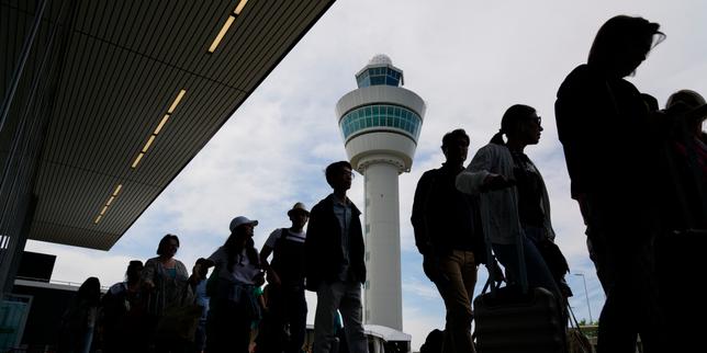 Tempête Boelo : à l’aéroport d’Amsterdam, des dizaines de vols annulés en raison de vents violents