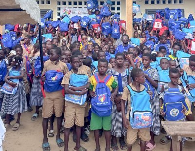 Éducation : l’ONG N’KLO BAKAN boucle sa caravane avec 2 000 sacs distribués à travers des kits scolaires