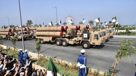 Algérie : les sénateurs approuvent l’envoi de militaires au Niger