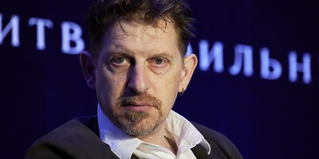 La lettre ouverte de l’écrivain Jonathan Littell à Emmanuel Macron : « Taper jusqu’à ce que le peuple se taise, voilà votre réponse, tout au long de vos deux mandats »