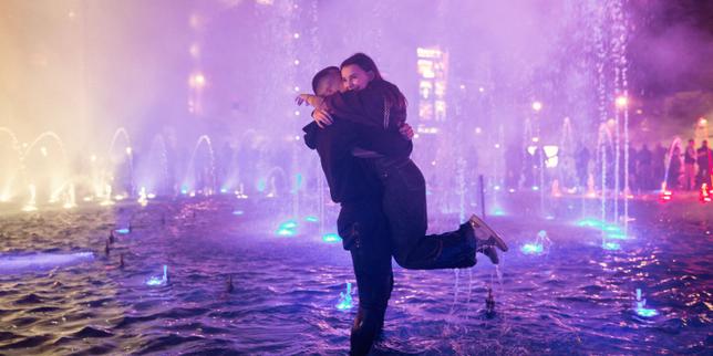 Serbie : les images de la fête à Belgrade après la victoire du mouvement des étudiants aux élections législatives