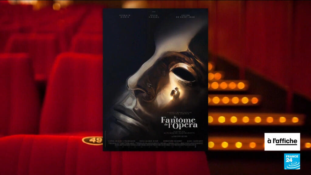 Le Fantôme de l'Opéra ressuscité, Gilles Lellouche en Jean Moulin et Michael Fassbender en alien