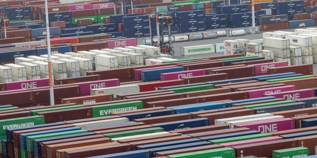 Les ports français et européens perturbés par une grève des dockers