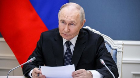 «Stupide» : Poutine critique la politique européenne envers Moscou