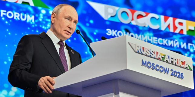Au sommet Russie-Afrique, Vladimir Poutine tente de séduire ses hôtes en étrillant le « néocolonialisme » de l’Occident