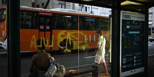 EN DIRECT, élection présidentielle au Brésil : Lula accuse des maires d’empêcher des électeurs d’aller voter après des pénuries de bus dans plusieurs villes