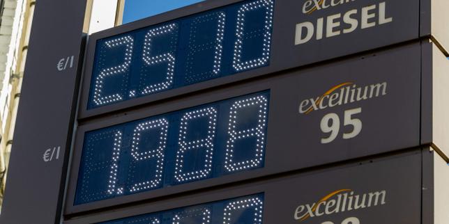 Crise énergétique : onze pays de l’UE vont libérer 42,6 millions de barils de pétrole afin de stabiliser les prix du gazole avant l’hiver