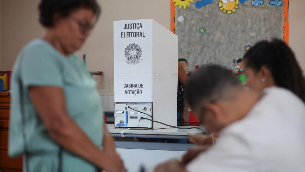 Présidentielle au Brésil en direct : les électeurs aux urnes pour un second tour très serré entre Lula et Bolsonaro