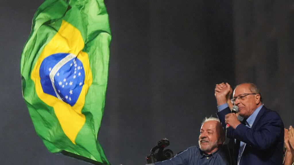 À gauche comme à droite, les dirigeants d'Amérique latine saluent la victoire de Lula au Brésil
