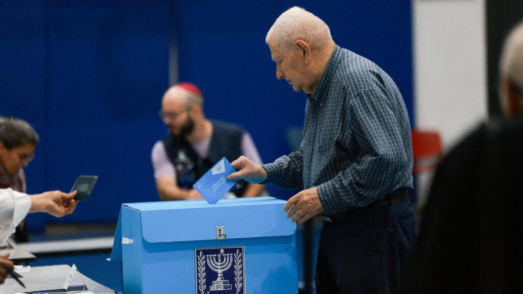 Législatives en Israël : ouverture des bureaux de vote, un scrutin serré en perspective