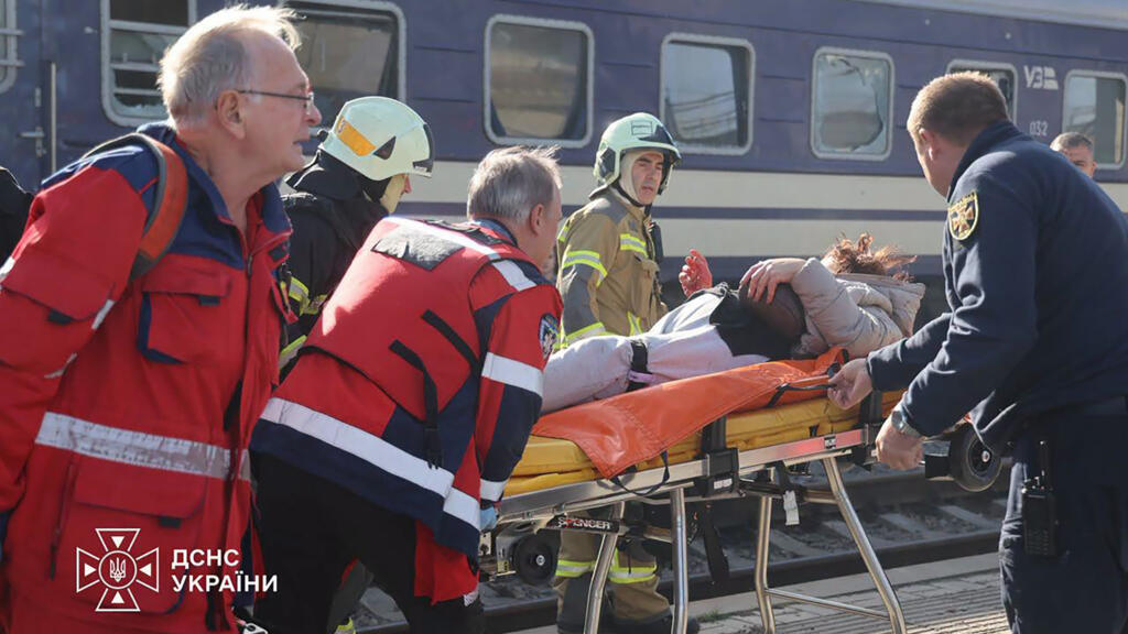Ukraine : une attaque de drone russe fait 13 morts sur la gare de Dnipro