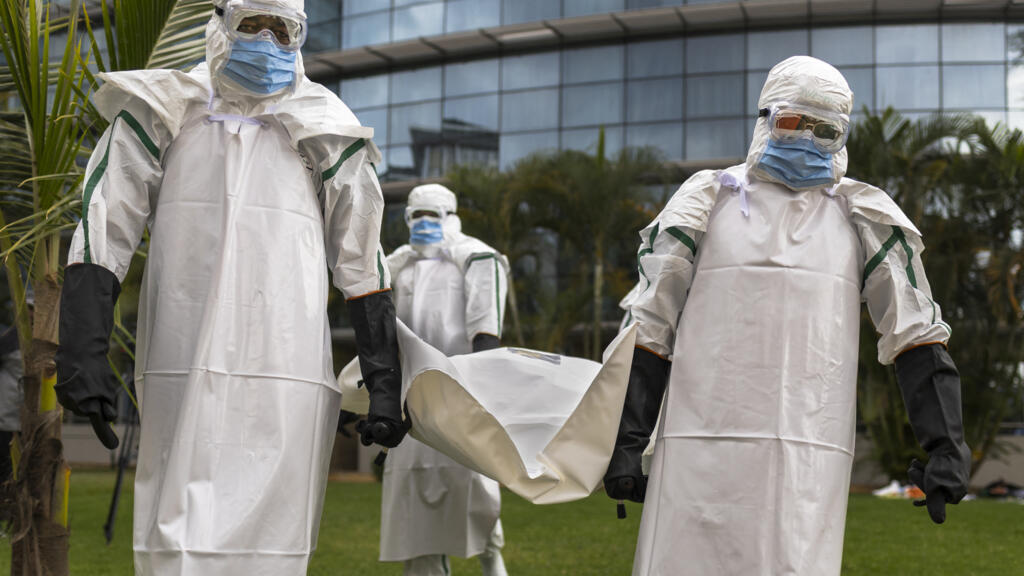 Ebola: réunion «urgente» des ministres africains de la Santé, plus de 10 000 cas confirmés