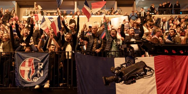 La lente infusion de la parole haineuse et raciste, de la droite dure jusqu’au sommet de l’Etat