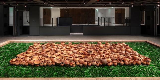 Le Ghana sème objets et fantômes du colonialisme à la Fondation Cartier