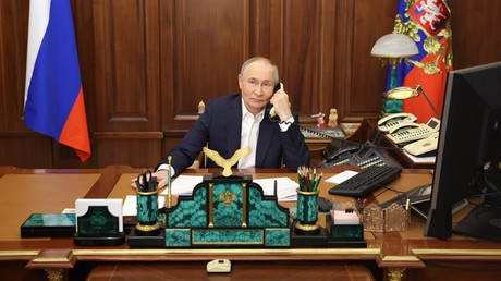 Peskov : Poutine est ouvert au dialogue avec Macron et Merz