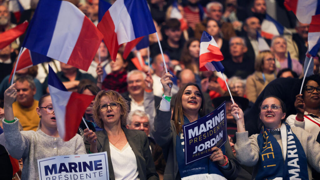 En direct : Marine Le Pen veut miser sur l'optimisme pour son premier meeting de campagne