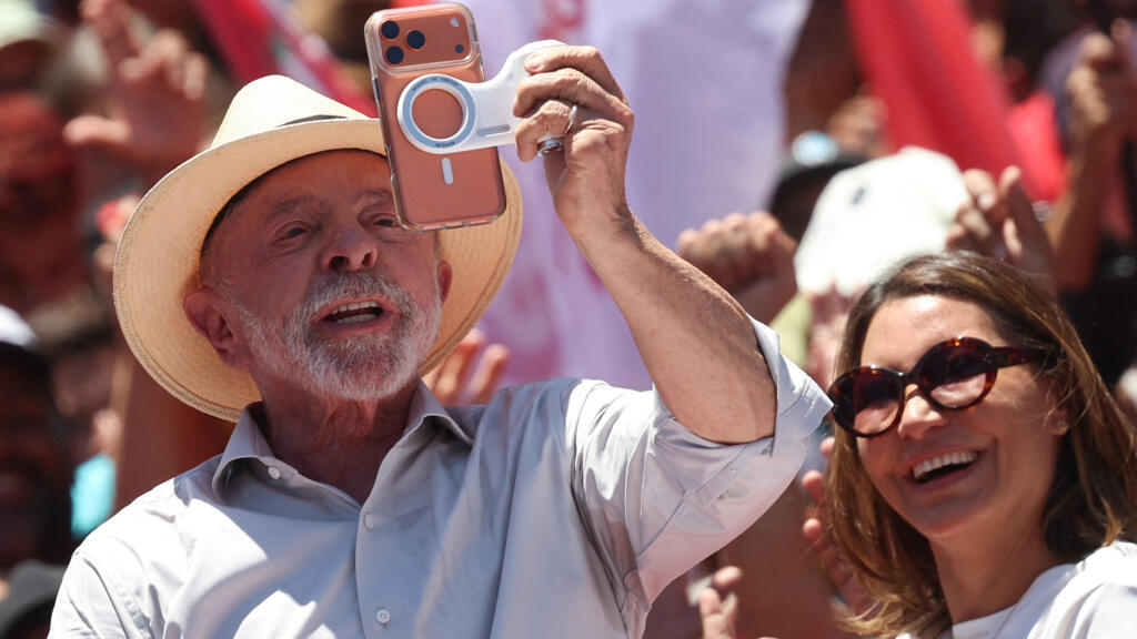 Brésil : comment l'"armée de Lula" sur WhatsApp a pu faire basculer la présidentielle