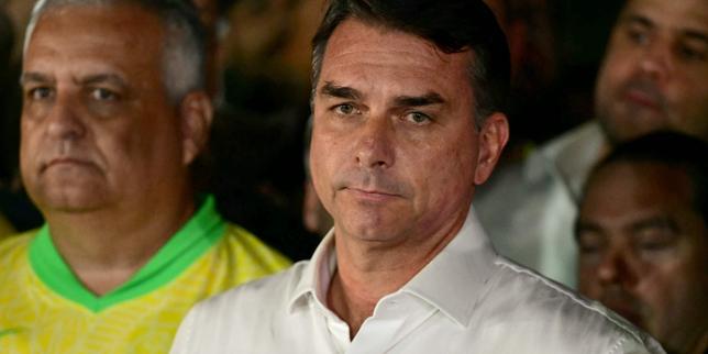 Brésil : après sa défaite à la présidentielle, Flavio Bolsonaro soupçonné d’avoir pris la fuite vers les Etats-Unis