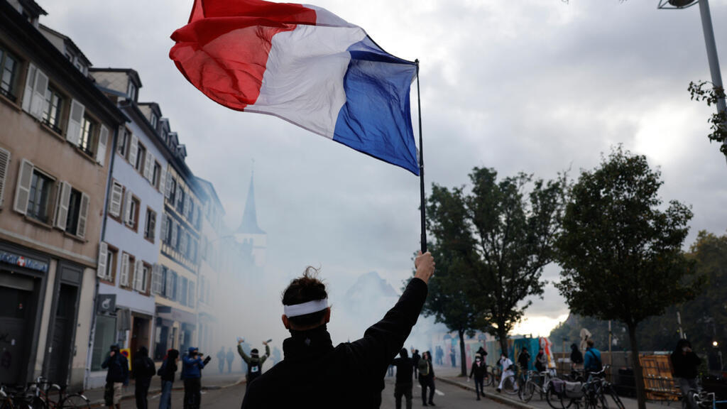 Mobilisation du 24 octobre : plus de 1 300 interpellations, une cinquantaine de policiers blessés