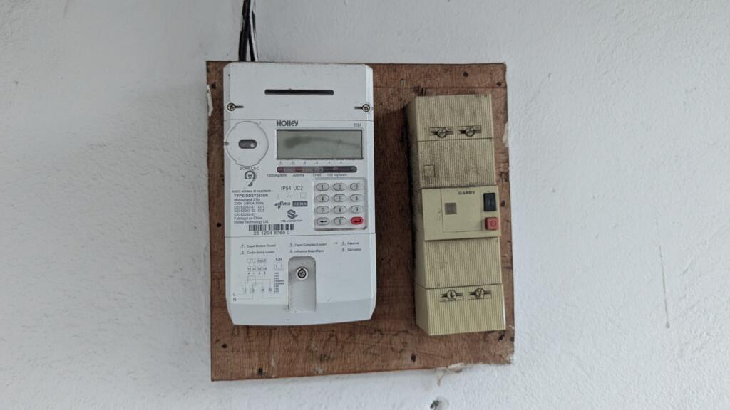 Comores: la société d’électricité vante ses résultats en pleine colère populaire sur les nouveaux compteurs