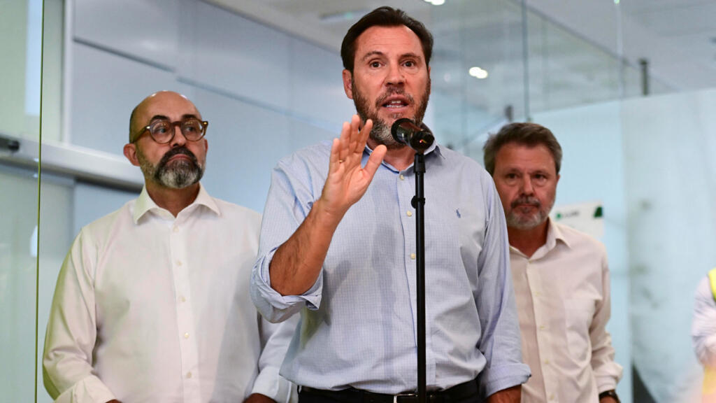 Espagne : le ministre des Transports prend la parole sur l'accident mortel entre deux trains